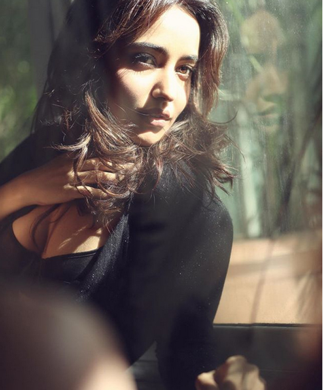 Neha Sharma Instagram Pics